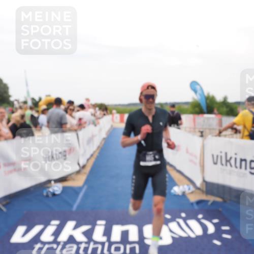 22.06.2025 - Viking Triathlon MichiJ http://msf.ph/oto/8127225 22.06.2025 15:24:27 Ziel 185 meine-sportfotos.de