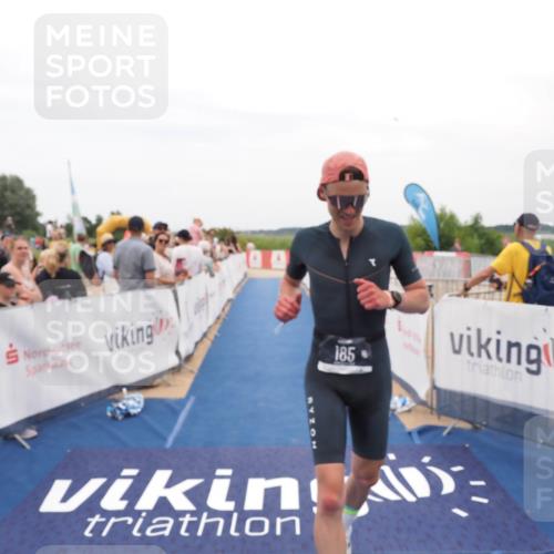 22.06.2025 - Viking Triathlon MichiJ http://msf.ph/oto/8127234 22.06.2025 15:24:28 Ziel 185 meine-sportfotos.de