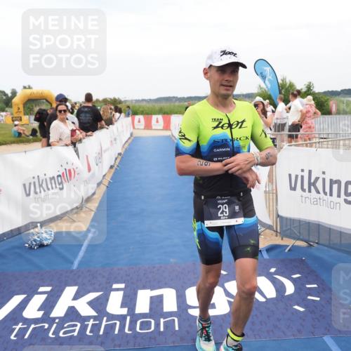 22.06.2025 - Viking Triathlon MichiJ http://msf.ph/oto/8127257 22.06.2025 15:18:45 Ziel 29 meine-sportfotos.de