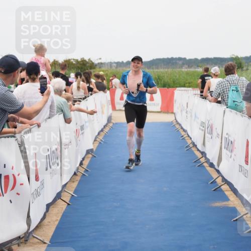 22.06.2025 - Viking Triathlon MichiJ http://msf.ph/oto/8127299 22.06.2025 15:24:36 Ziel 298 meine-sportfotos.de