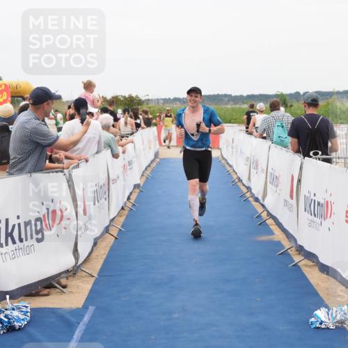 22.06.2025 - Viking Triathlon MichiJ http://msf.ph/oto/8127326 22.06.2025 15:24:37 Ziel 298 meine-sportfotos.de