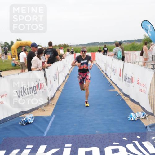 22.06.2025 - Viking Triathlon MichiJ http://msf.ph/oto/8127327 22.06.2025 15:18:59 Ziel  meine-sportfotos.de