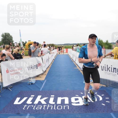 22.06.2025 - Viking Triathlon MichiJ http://msf.ph/oto/8127385 22.06.2025 15:24:39 Ziel 298, 607 meine-sportfotos.de