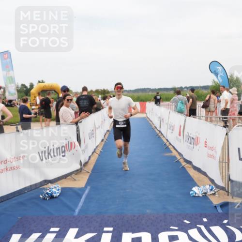 22.06.2025 - Viking Triathlon MichiJ http://msf.ph/oto/8127430 22.06.2025 15:19:18 Ziel 494 meine-sportfotos.de