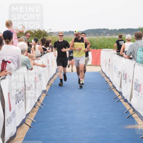 22.06.2025 - Viking Triathlon MichiJ http://msf.ph/oto/8127438 22.06.2025 15:24:42 Ziel 210, 298, 607 meine-sportfotos.de