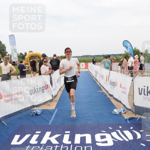22.06.2025 - Viking Triathlon MichiJ http://msf.ph/oto/8127450 22.06.2025 15:19:19 Ziel 494 meine-sportfotos.de