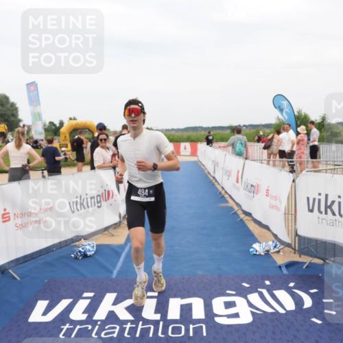 22.06.2025 - Viking Triathlon MichiJ http://msf.ph/oto/8127464 22.06.2025 15:19:19 Ziel 494 meine-sportfotos.de