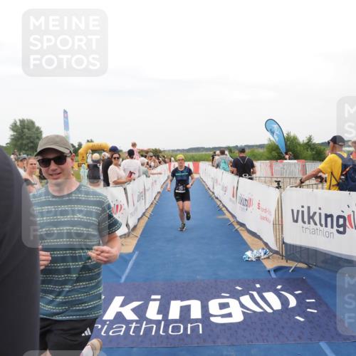 22.06.2025 - Viking Triathlon MichiJ http://msf.ph/oto/8127568 22.06.2025 15:24:48 Ziel 210, 607 meine-sportfotos.de