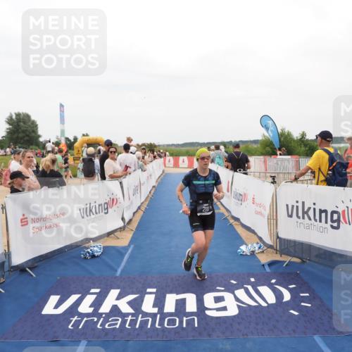 22.06.2025 - Viking Triathlon MichiJ http://msf.ph/oto/8127595 22.06.2025 15:24:49 Ziel 210, 607 meine-sportfotos.de