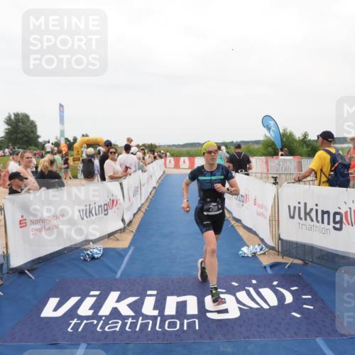 22.06.2025 - Viking Triathlon MichiJ http://msf.ph/oto/8127598 22.06.2025 15:24:49 Ziel 210, 607 meine-sportfotos.de