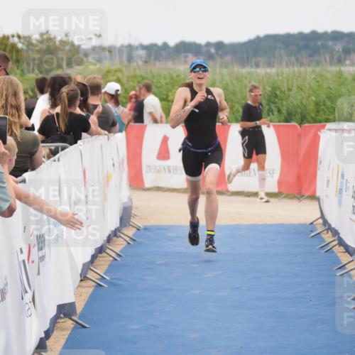22.06.2025 - Viking Triathlon MichiJ http://msf.ph/oto/8127609 22.06.2025 15:24:53 Ziel 200, 210 meine-sportfotos.de