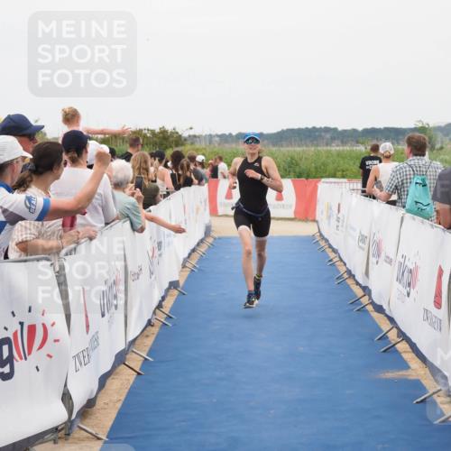 22.06.2025 - Viking Triathlon MichiJ http://msf.ph/oto/8127647 22.06.2025 15:24:55 Ziel 200 meine-sportfotos.de
