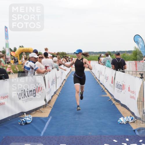 22.06.2025 - Viking Triathlon MichiJ http://msf.ph/oto/8127684 22.06.2025 15:24:56 Ziel 200 meine-sportfotos.de