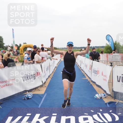 22.06.2025 - Viking Triathlon MichiJ http://msf.ph/oto/8127700 22.06.2025 15:24:57 Ziel 200 meine-sportfotos.de