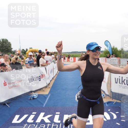 22.06.2025 - Viking Triathlon MichiJ http://msf.ph/oto/8127717 22.06.2025 15:24:58 Ziel 200 meine-sportfotos.de
