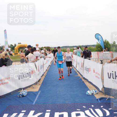 22.06.2025 - Viking Triathlon MichiJ http://msf.ph/oto/8127777 22.06.2025 15:25:12 Ziel 626 meine-sportfotos.de