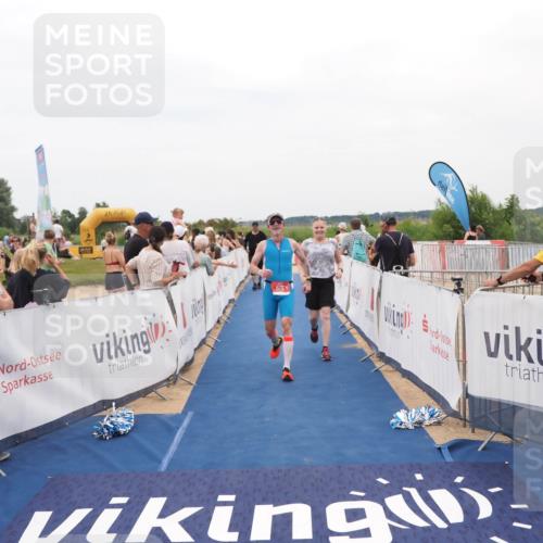 22.06.2025 - Viking Triathlon MichiJ http://msf.ph/oto/8127782 22.06.2025 15:25:12 Ziel 626 meine-sportfotos.de