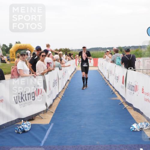 22.06.2025 - Viking Triathlon MichiJ http://msf.ph/oto/8127978 22.06.2025 15:25:43 Ziel 427 meine-sportfotos.de