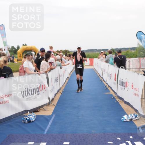 22.06.2025 - Viking Triathlon MichiJ http://msf.ph/oto/8127996 22.06.2025 15:25:43 Ziel 427 meine-sportfotos.de