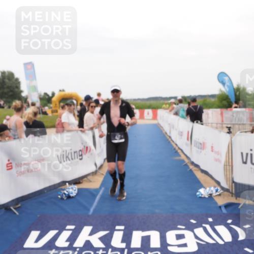22.06.2025 - Viking Triathlon MichiJ http://msf.ph/oto/8128032 22.06.2025 15:25:45 Ziel 22, 427 meine-sportfotos.de