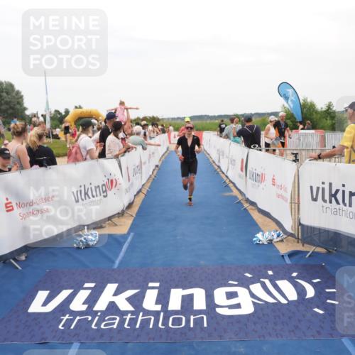 22.06.2025 - Viking Triathlon MichiJ http://msf.ph/oto/8128175 22.06.2025 15:25:55 Ziel 22, 44, 343 meine-sportfotos.de
