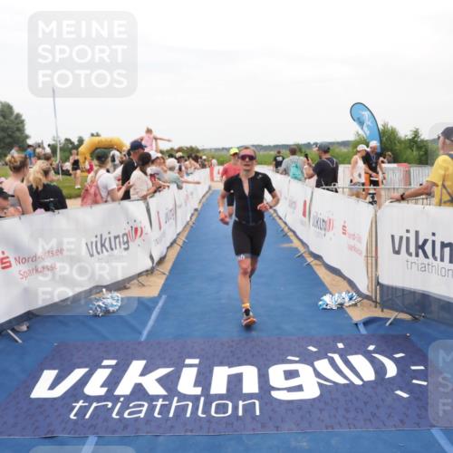 22.06.2025 - Viking Triathlon MichiJ http://msf.ph/oto/8128198 22.06.2025 15:25:56 Ziel 22, 44, 343 meine-sportfotos.de