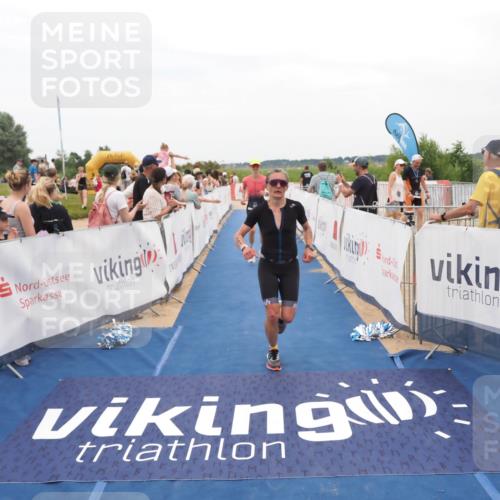 22.06.2025 - Viking Triathlon MichiJ http://msf.ph/oto/8128201 22.06.2025 15:25:56 Ziel 22, 44, 343 meine-sportfotos.de