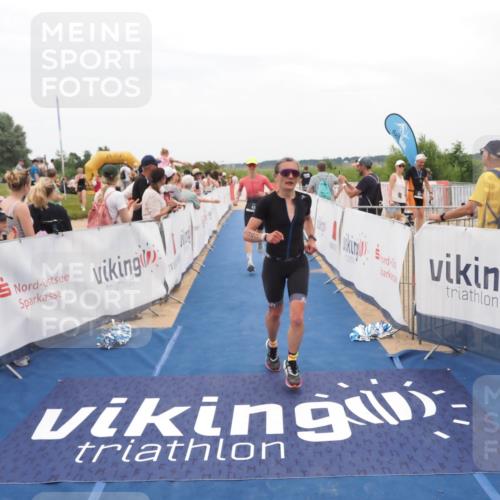 22.06.2025 - Viking Triathlon MichiJ http://msf.ph/oto/8128206 22.06.2025 15:25:56 Ziel 22, 44, 343 meine-sportfotos.de