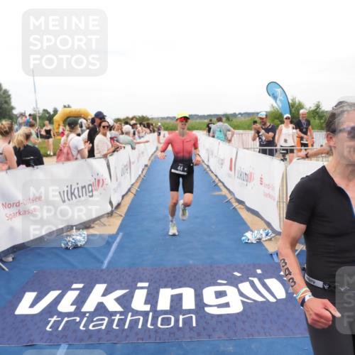 22.06.2025 - Viking Triathlon MichiJ http://msf.ph/oto/8128226 22.06.2025 15:25:57 Ziel 44, 343 meine-sportfotos.de
