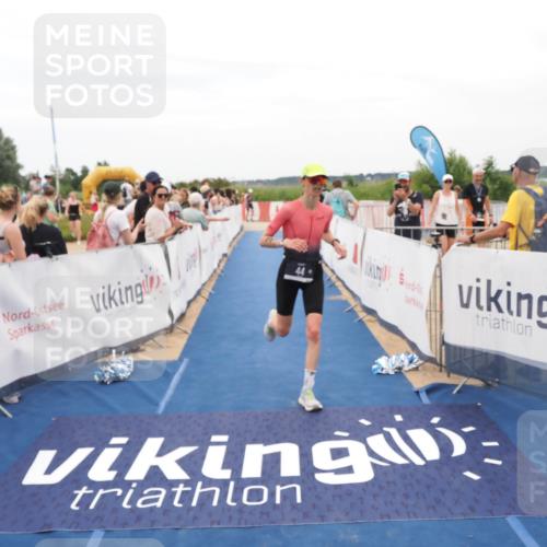 22.06.2025 - Viking Triathlon MichiJ http://msf.ph/oto/8128232 22.06.2025 15:25:57 Ziel 44, 343 meine-sportfotos.de