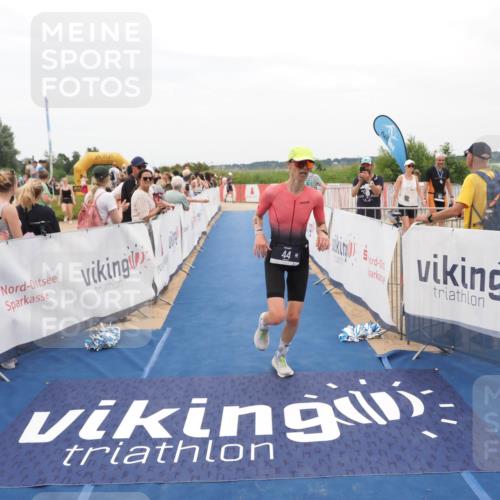 22.06.2025 - Viking Triathlon MichiJ http://msf.ph/oto/8128236 22.06.2025 15:25:57 Ziel 44, 343 meine-sportfotos.de