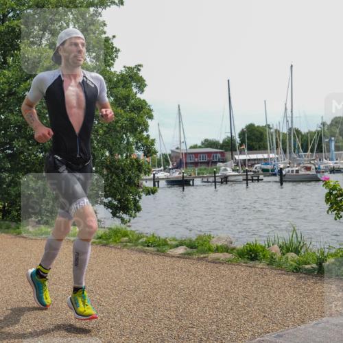 22.06.2025 - Viking Triathlon KatJ http://msf.ph/oto/8128294 22.06.2025 13:52:23 Laufen 215, 393 meine-sportfotos.de