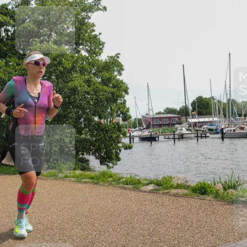 22.06.2025 - Viking Triathlon KatJ http://msf.ph/oto/8128304 22.06.2025 13:52:25 Laufen 215, 393 meine-sportfotos.de
