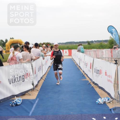 22.06.2025 - Viking Triathlon MichiJ http://msf.ph/oto/8128324 22.06.2025 15:26:38 Ziel 385 meine-sportfotos.de