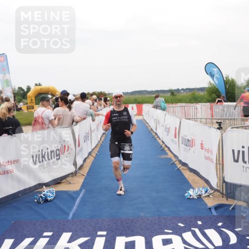 22.06.2025 - Viking Triathlon MichiJ http://msf.ph/oto/8128339 22.06.2025 15:26:39 Ziel 220, 385 meine-sportfotos.de