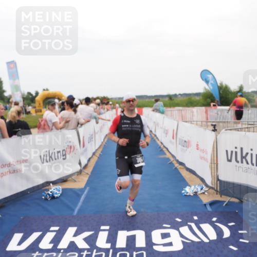 22.06.2025 - Viking Triathlon MichiJ http://msf.ph/oto/8128349 22.06.2025 15:26:39 Ziel 220, 385 meine-sportfotos.de