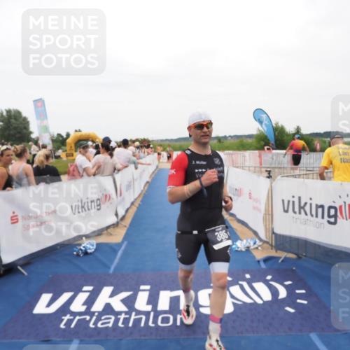 22.06.2025 - Viking Triathlon MichiJ http://msf.ph/oto/8128362 22.06.2025 15:26:40 Ziel 220, 385 meine-sportfotos.de