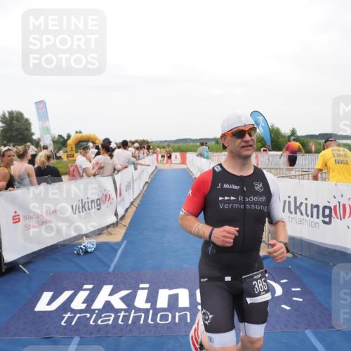 22.06.2025 - Viking Triathlon MichiJ http://msf.ph/oto/8128369 22.06.2025 15:26:40 Ziel 220, 385 meine-sportfotos.de