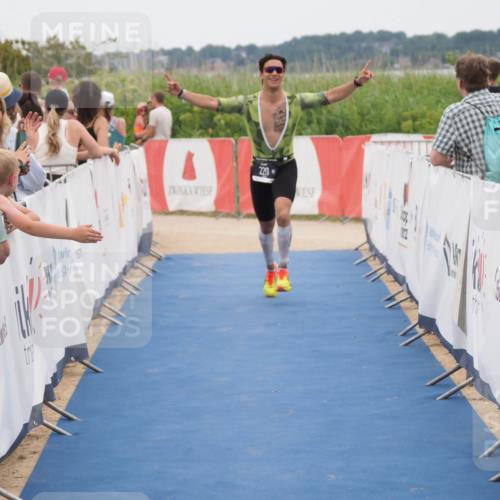 22.06.2025 - Viking Triathlon MichiJ http://msf.ph/oto/8128380 22.06.2025 15:26:42 Ziel 220, 385 meine-sportfotos.de