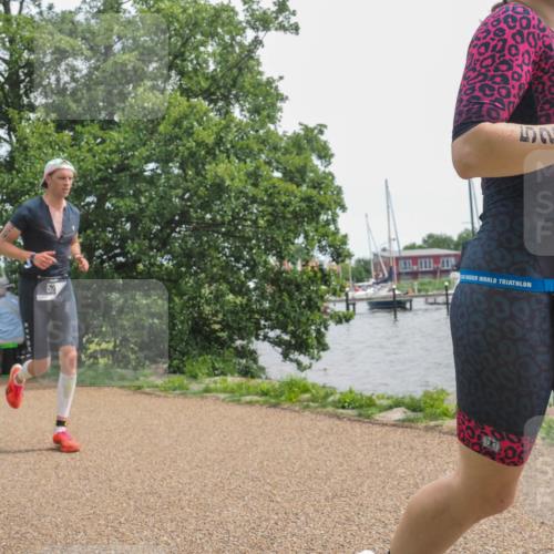 22.06.2025 - Viking Triathlon KatJ http://msf.ph/oto/8128381 22.06.2025 13:52:39 Laufen 525, 529 meine-sportfotos.de