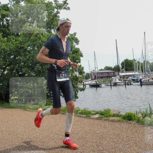 22.06.2025 - Viking Triathlon KatJ http://msf.ph/oto/8128398 22.06.2025 13:52:40 Laufen 525, 529 meine-sportfotos.de