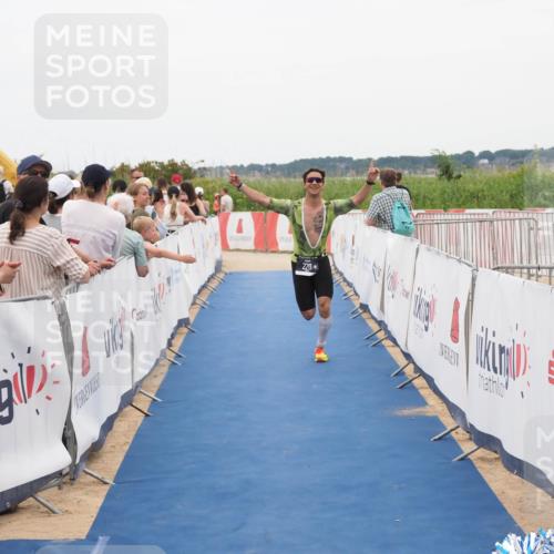 22.06.2025 - Viking Triathlon MichiJ http://msf.ph/oto/8128425 22.06.2025 15:26:44 Ziel 220 meine-sportfotos.de