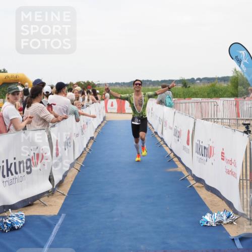 22.06.2025 - Viking Triathlon MichiJ http://msf.ph/oto/8128438 22.06.2025 15:26:45 Ziel 220 meine-sportfotos.de