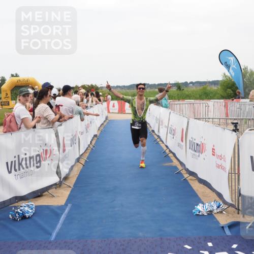 22.06.2025 - Viking Triathlon MichiJ http://msf.ph/oto/8128444 22.06.2025 15:26:45 Ziel 220 meine-sportfotos.de