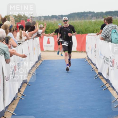 22.06.2025 - Viking Triathlon MichiJ http://msf.ph/oto/8128622 22.06.2025 15:27:06 Ziel 375 meine-sportfotos.de