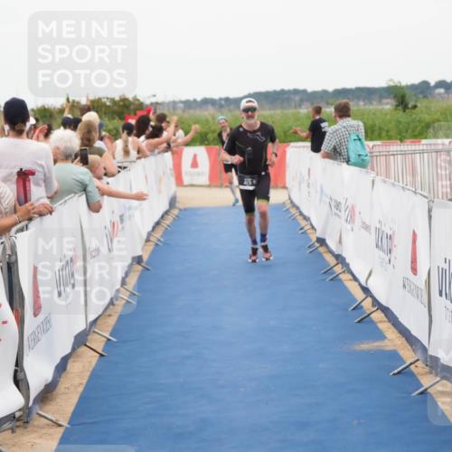 22.06.2025 - Viking Triathlon MichiJ http://msf.ph/oto/8128649 22.06.2025 15:27:07 Ziel 375 meine-sportfotos.de