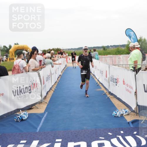 22.06.2025 - Viking Triathlon MichiJ http://msf.ph/oto/8128692 22.06.2025 15:27:09 Ziel 370, 375 meine-sportfotos.de