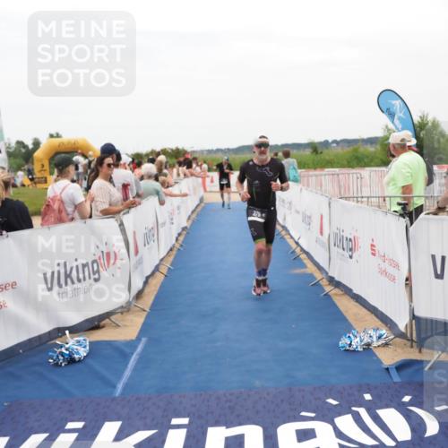 22.06.2025 - Viking Triathlon MichiJ http://msf.ph/oto/8128694 22.06.2025 15:27:09 Ziel 370, 375 meine-sportfotos.de
