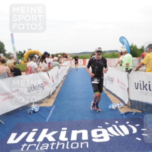 22.06.2025 - Viking Triathlon MichiJ http://msf.ph/oto/8128713 22.06.2025 15:27:10 Ziel 370, 375 meine-sportfotos.de
