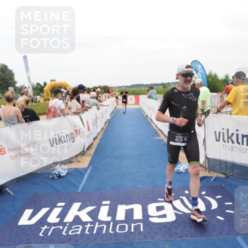 22.06.2025 - Viking Triathlon MichiJ http://msf.ph/oto/8128725 22.06.2025 15:27:10 Ziel 370, 375 meine-sportfotos.de